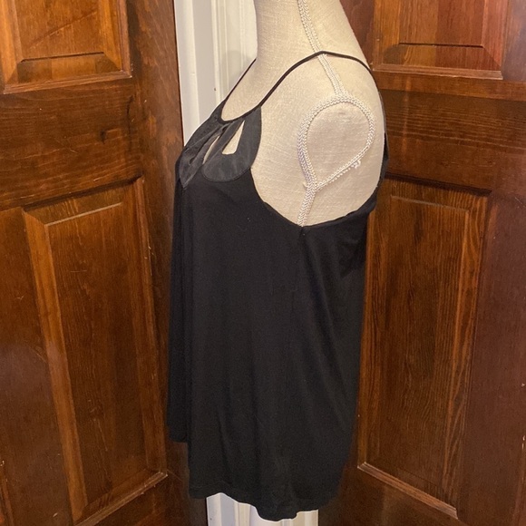 Forever 21 Strappy Keyhole Tank Top - Picture 3 of 4